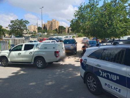 الشرطة في حي الطور بالقدس لتطبيق القانون 